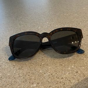 Toms audrina sungalsses